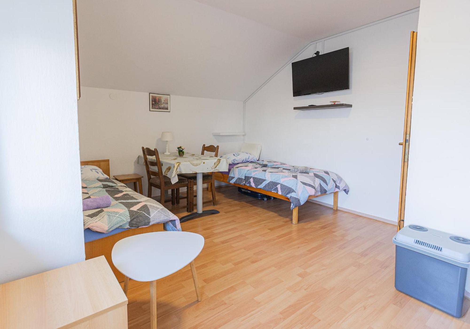 Rooms Kozarje Любляна Екстер'єр фото