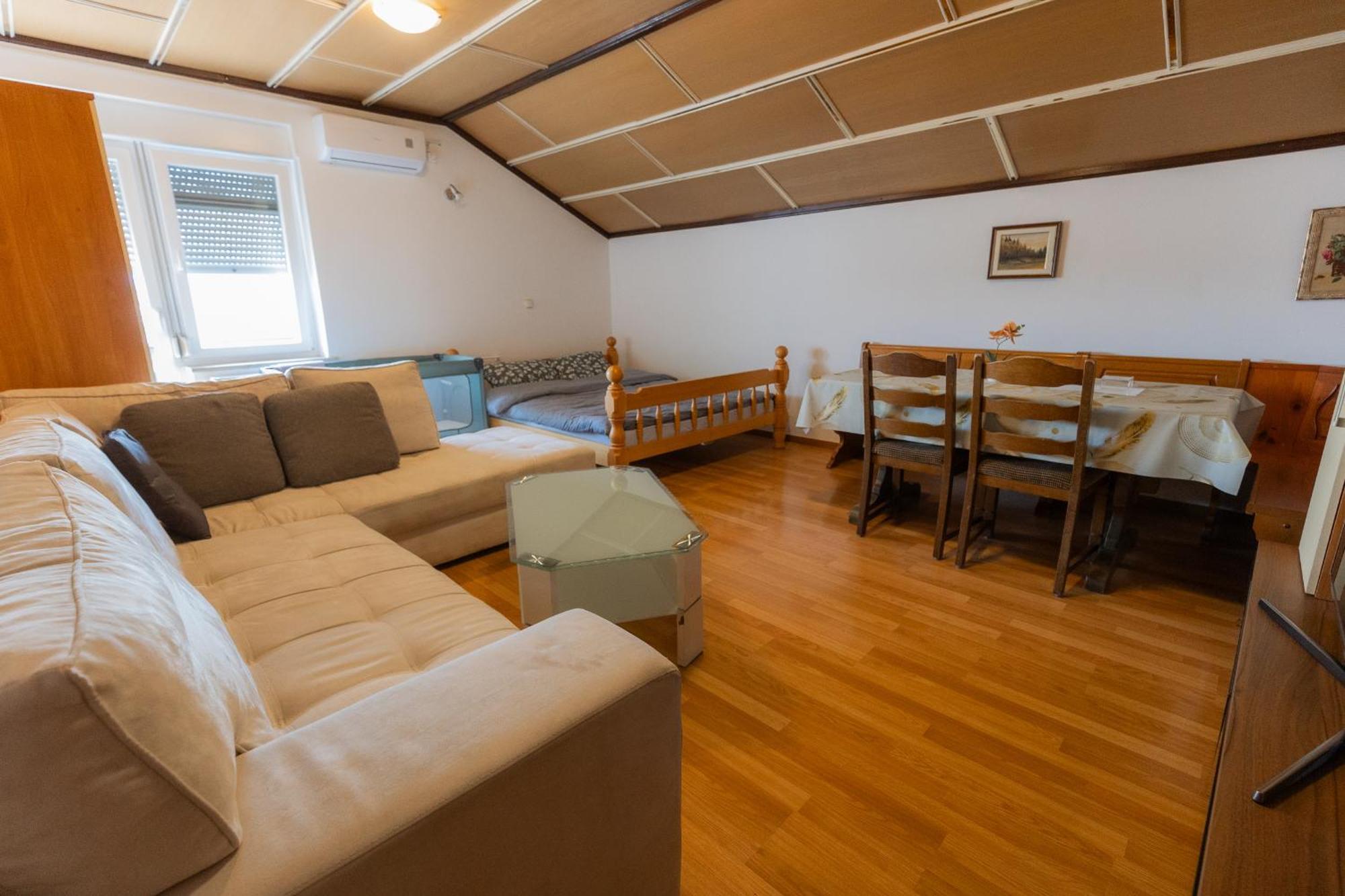 Rooms Kozarje Любляна Екстер'єр фото